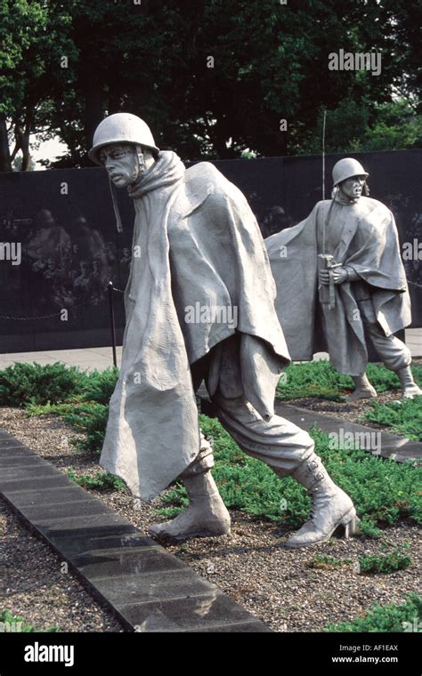 Statues Of Soldiers Korean War Veterans Memorial West Potomac Park