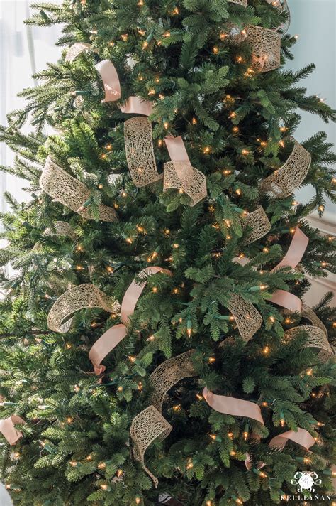 The addition of ribbon to a christmas tree can add beautiful color and design, but can also be intimidating to install. How to Decorate a Christmas Tree with Ribbon | Kelley Nan