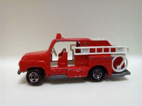 Vintage Tomica No 68 Isuzu Pump Fire Engine Truck Diecast Hobbies