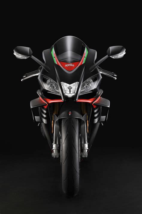 The aprilia rsv4 has a seating height of 840 mm and kerb weight of 204 kg. 2020-aprilia-rsv4-1100-factory-price-malaysia-specs-1 ...