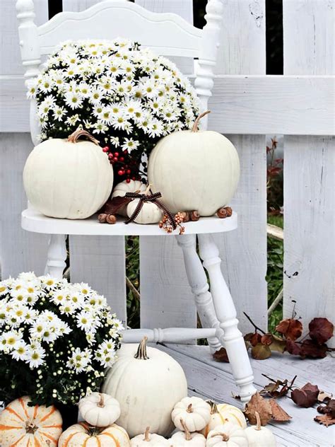 30 Charming White Pumpkin Fall Decorations For A Festive