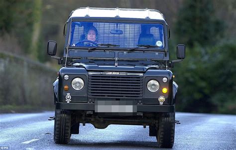 Queen S X Land Rover Defender Getting Makeover Daily Mail