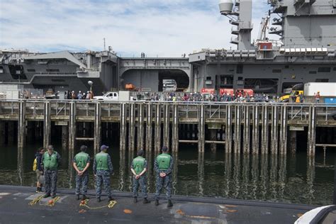 Dvids News Uss Dallas Ssn 700 Arrives In Bremerton For Inactivation