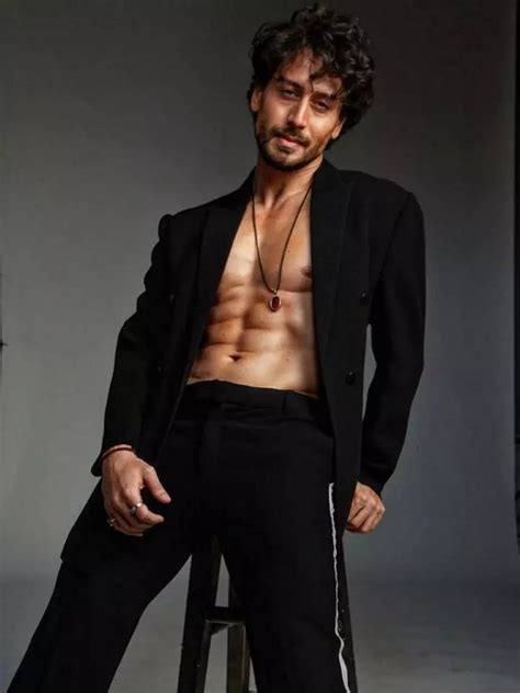 Shirtless Pics Of Birthday Boy Tiger Shroff That Will Leave You