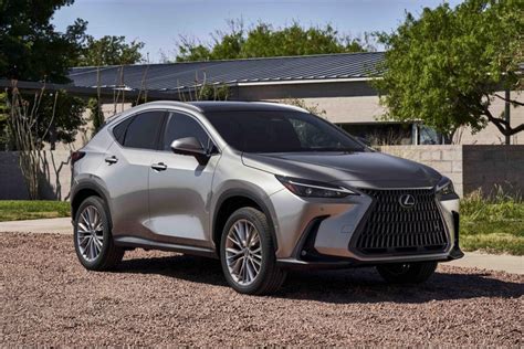 Next Gen Lexus Nx Crossover Gets A New Look New Features New