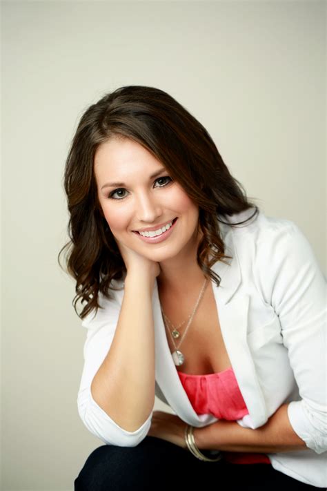Professional Female Portrait Mandy Mcewen Online Marketer And