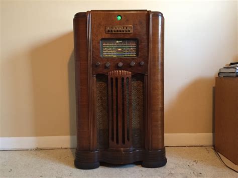Marconi's greatest achievement came on december 12, 1901, when he received a message sent from england at st. MARCONI - Felix's Antique Radios - Les Radios Antiques de ...