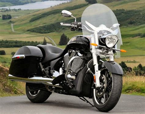Compare vehicle values in usa. 2012 Victory Cross Roads Delux - Moto.ZombDrive.COM