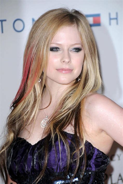 Avril Lavigne Wavy Ash Blonde Hairstyle Steal Her Style