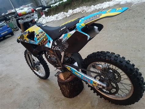 See if we can get it. Husqvarna 125 cr cross 125 cm3, 2004 god.