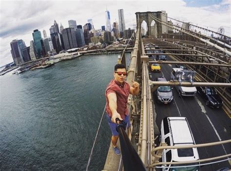 Tourist Takes Illegal Selfie On Brooklyn Bridge Cable Jail Brooklyn Bridge Selfie