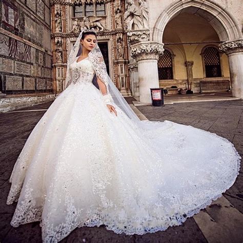 2017 Newest Luxury Bling Ball Gown Wedding Dresses With Crystals Beads