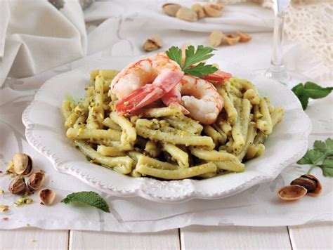 Ricetta Pasta Con Pesto Di Pistacchi E Gamberi Donna Moderna