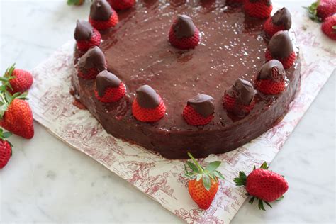 Chocolate Strawberry Torte - Recipes - Sur Le PlatSur Le Plat