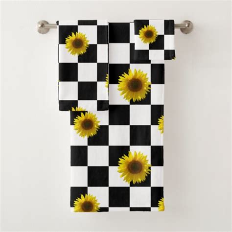 Black And White Checkered And Sunflower Print Bath Towel Set