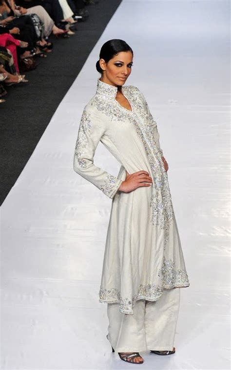 Bridel Fashion Trend And Girls Fashion Bollywood Fashion Trends 2011