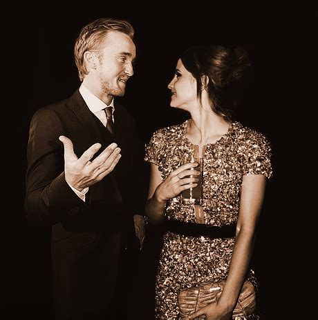 İkilinin paylaşımlarını yakalayan harry potter hayranları, 17 yıl sonra oyuncuların arasında aşk başlamış olabileceği söylentilerini başlattı. Feltson - Tom Felton & Emma Watson Photo (29996834) - Fanpop