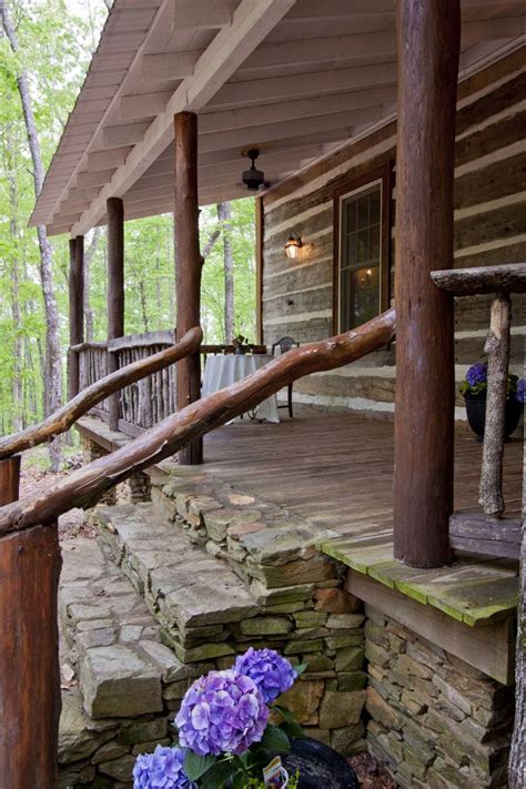 Simple Rustic Front Railings Idea Made Of Cool And Shabby Wooden Rustic