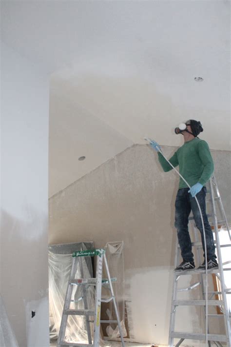 Popcorn (acoustical) ceilings are a quick and cheap way to finish sheetrock ceilings and were all the rage in the '60s and '70s. How To Scrape Popcorn Ceilings | Construction2style