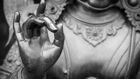 Buddhas poseringar och hållningar Symboliken bakom Buddhastatyernas händer Catawiki