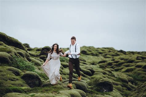 Wedding In Iceland Iceland Lost Couple Photos Couples Scenes