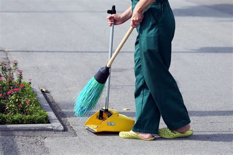 Dependable Parking Lot Sweeping Service In Anaheim Ca 92805
