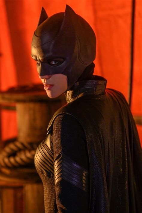 Batwoman Season 1 Episode 1 Review Her Own Way Tv Fanatic