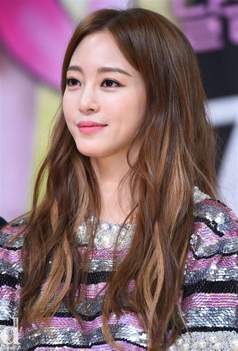 한예슬 정도면 대놓고 스폰을 받는다며 지금 작품도 안하는 게 먹고살 만해서 그런다. Han Yeseul #한예슬 | 배우