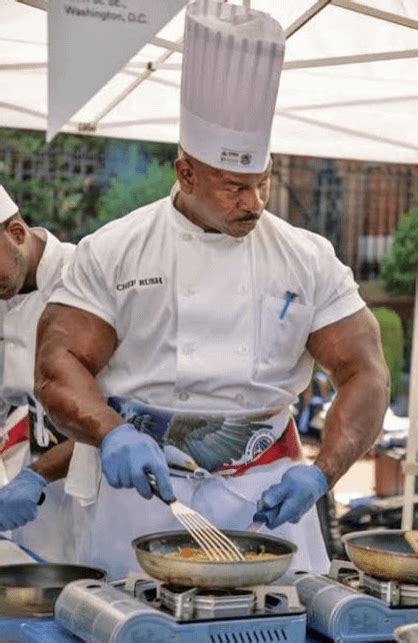 White House Chef Chef Rush He Mashes Potatoes By Hand Absoluteunits
