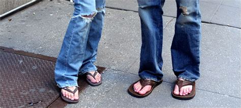 Summer Flip Flops May Lead To Foot Pain The New York Times