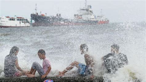 Thousands Flee As Typhoon Noul Hits North Philippines News Khaleej Times