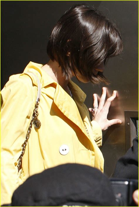 Full Sized Photo Of Katie Holmes Yummy Yellow 02 Photo 1001761 Just