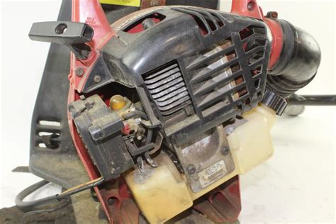 The homelite bp250 backpack blower comes with either a 25 cubic centimeter (cc) or 30 cc engine.these numbers refer to the the homelite bp250 back pac blower has a foam air filter. Homelite Backpack Blower | Property Room
