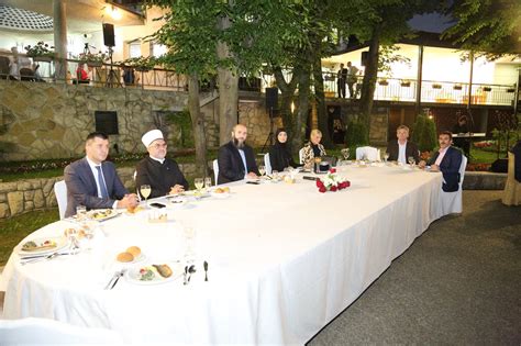 Delegacija Mešihata Na Iftaru U Beogradu