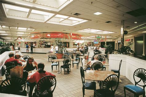 You're never more than a few minutes from excellent dining at mall of america®. 33 Outrageous Pictures Of Shopping Malls During The '90s