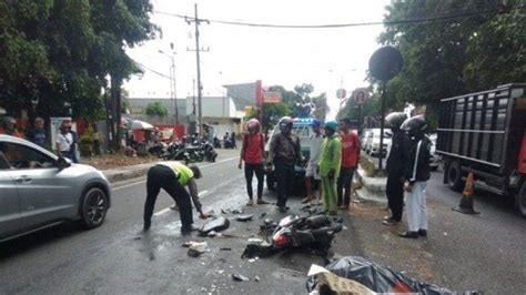 Kecelakaan Di Lombok Tengah Tabrakan Truk Vs Motor Pelahar Smkn 2 Praya Tengah Tewas Di Tkp