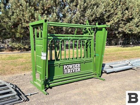 Powder River M1500 Squeeze Chute Booker Auction Company