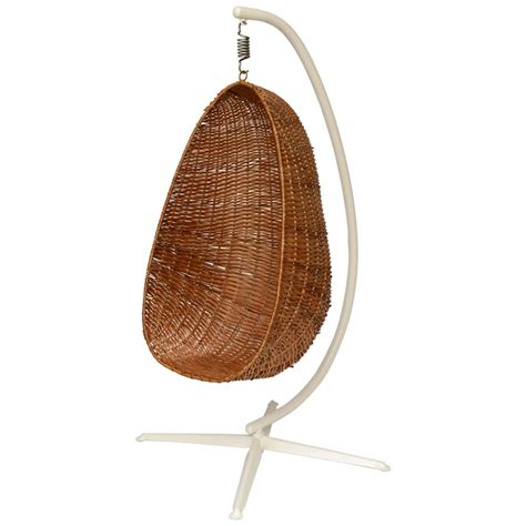 Convert your motionless sofa set into a dynamic hanging set to attract vibrancy and life in your living space. Hanging Wicker Egg Chair at 1stdibs