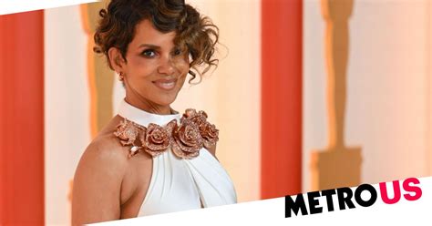 halle berry proves she s living her best life while drinking wine in the nude trendradars