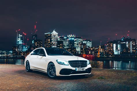 White Mercedes Benz S Series In A Distance Of Brooklyn City Hd