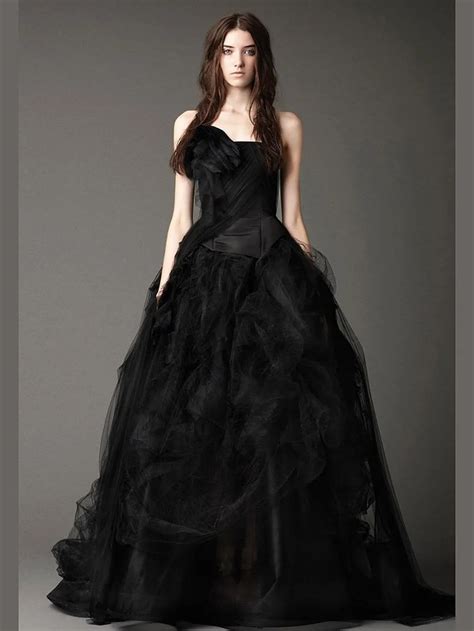 Special Halloween Long Tulle Backless Strapless Puffy Boho Bridal Gowns Black Victorian Gothic
