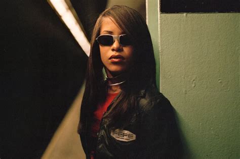 Aaliyah Biography 2 Aaliyah Mtv Music Awards Biography