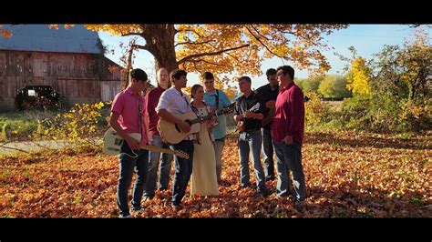 Country Road Ramblers Somebody Loves Me Acoustic Cover Chords Chordify