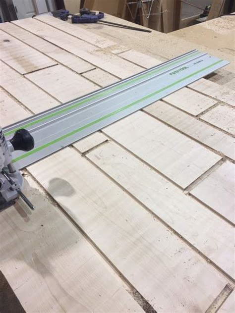 After you set your fence for the cut, set the blade so it's just about 1/16″ above the table. Maple Table Top with Cherry Inlays » Windsor Plywood®