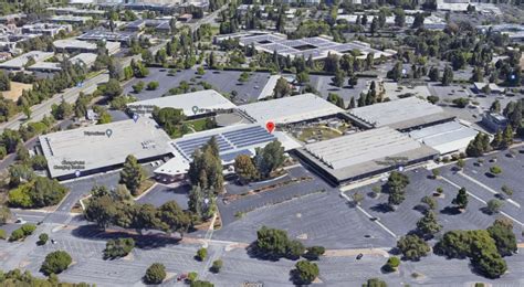 Tesla Leases 325000 Square Foot Office Space In Palo Alto California
