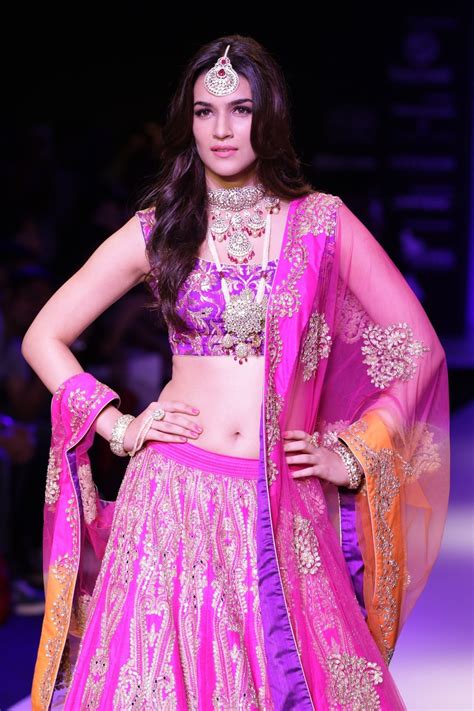 Kriti Sanon Sizzling Ramp Walk Stills Hd Latest Tamil Actress Telugu