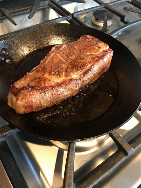 Ideas for the best cooking techniques, recipe ideas, accessories, bbq ideas, winter. homemade a New York steak grilled on carbon steel in a pellet feed smoker/grill. : food