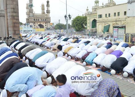 Muslims Offer Prayers On The Occasion Of Ramzan In Hyderabad Photos Hd