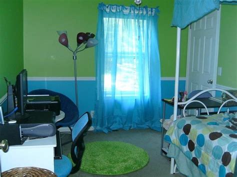 Perhaps they love pink or green or yellow? green and blue kids room | mine is lime green and blue ...