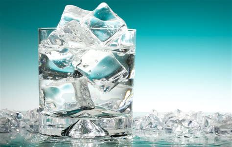 5 Reasons Why You Should Never Drink Ice Cold Water During Summer